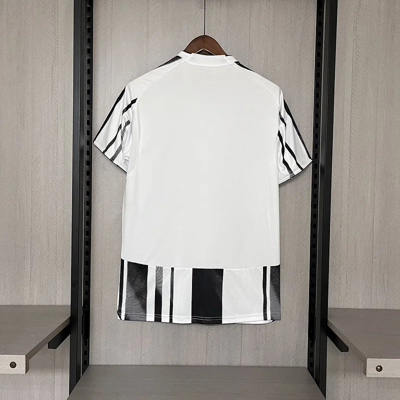 2025/26 Juventus Home Kit